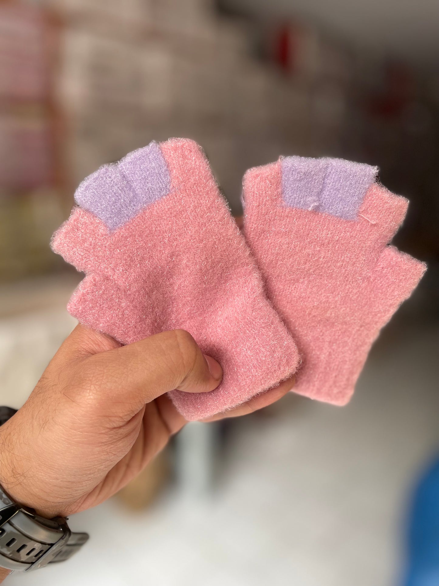GL38-Baby Gloves