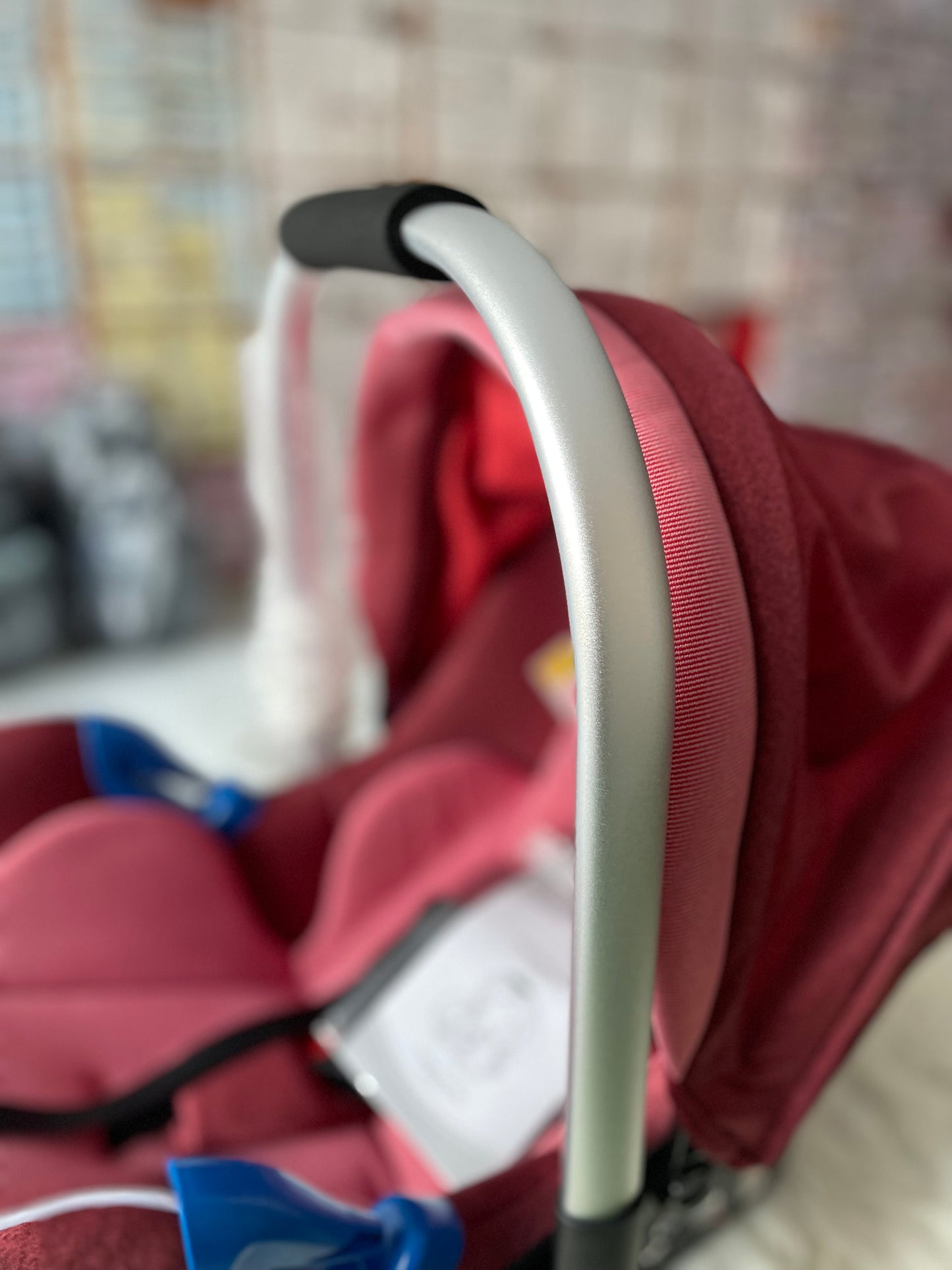 Red Carry Cot G101