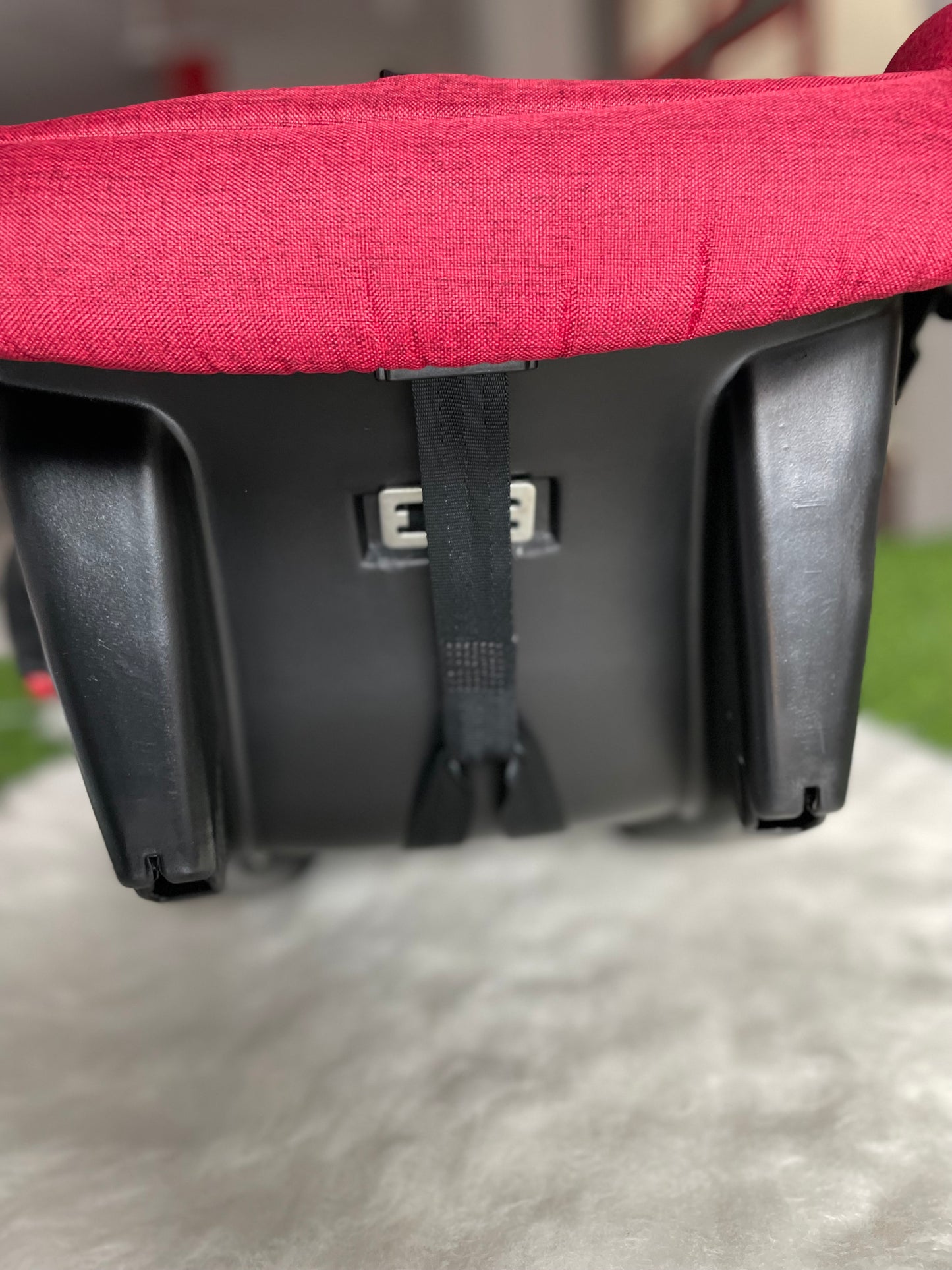 Red Carry Cot SQ002