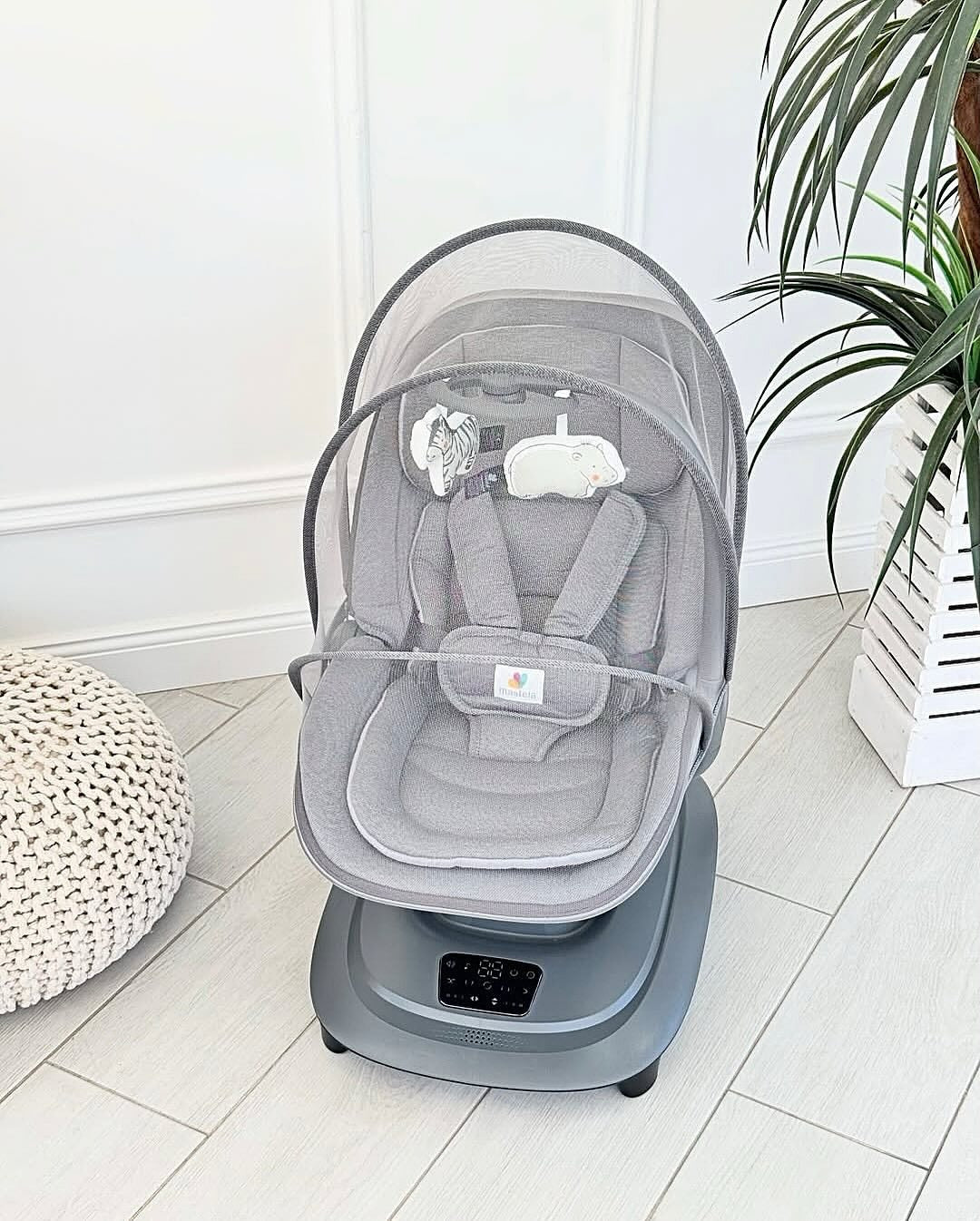 Mastela Baby Electric Rocking Chair Bed Coaxing Artifact for Newborn