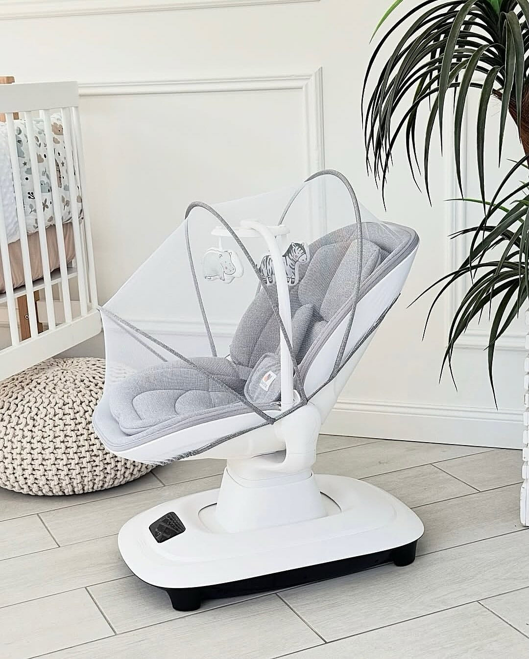 Mastela Baby Electric Rocking Chair Bed Coaxing Artifact for Newborn