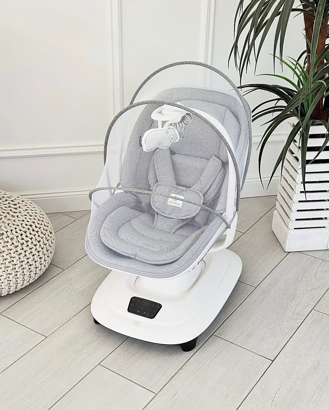 Mastela Baby Electric Rocking Chair Bed Coaxing Artifact for Newborn