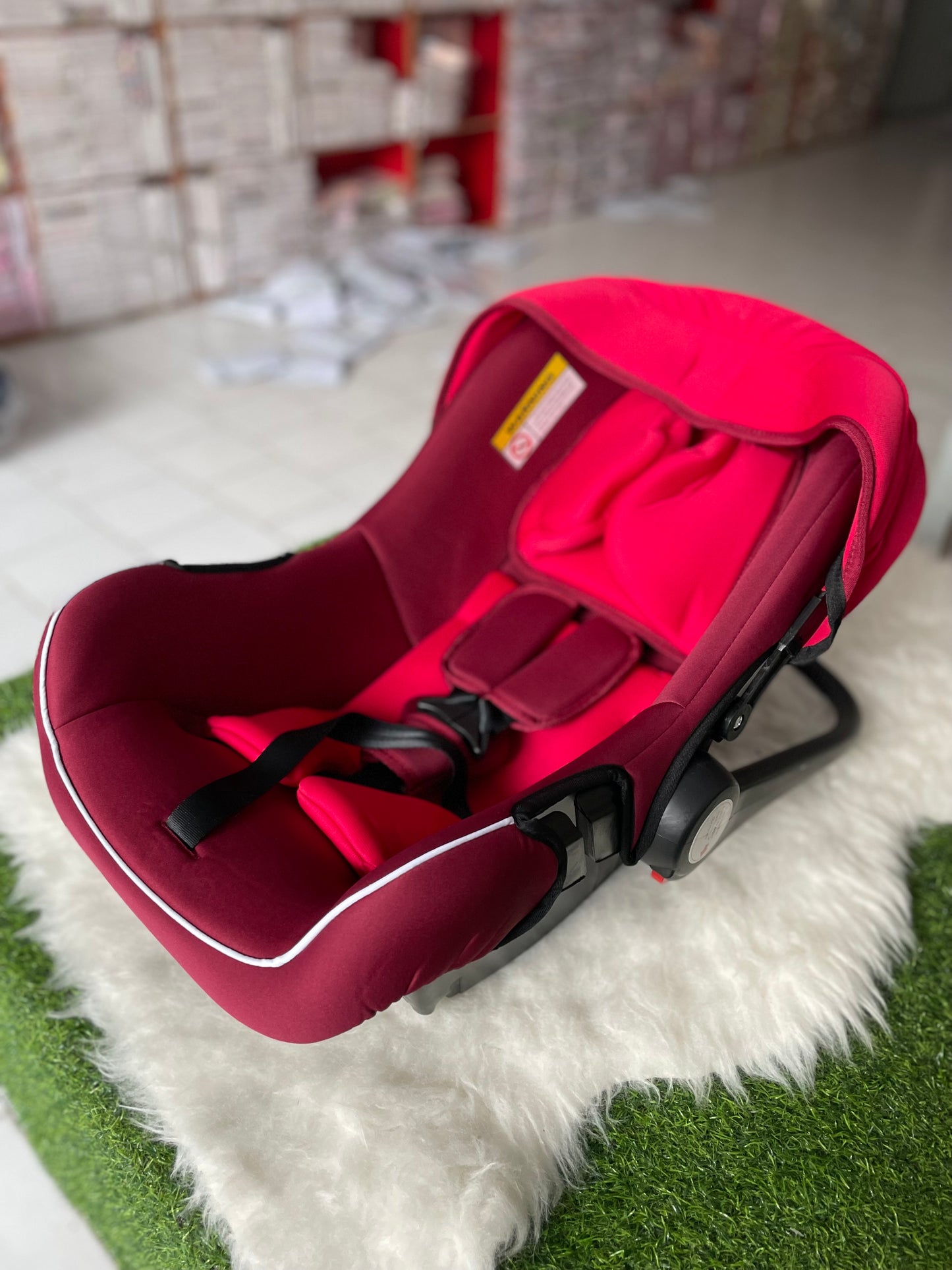Red Carry Cot C005