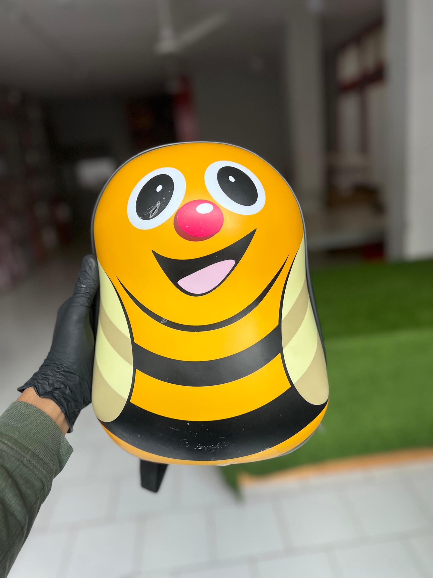 SB03-Egg Shell Back Pack