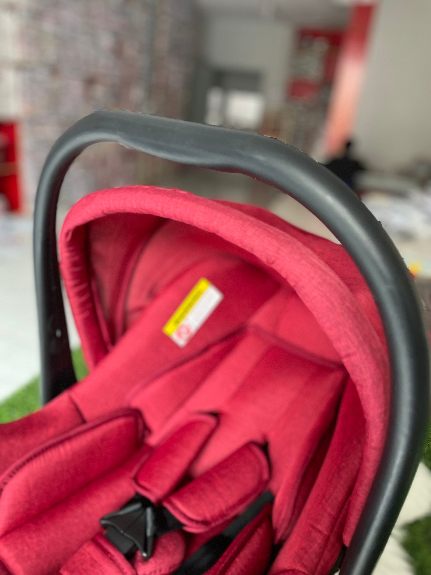 Red Carry Cot SQ002