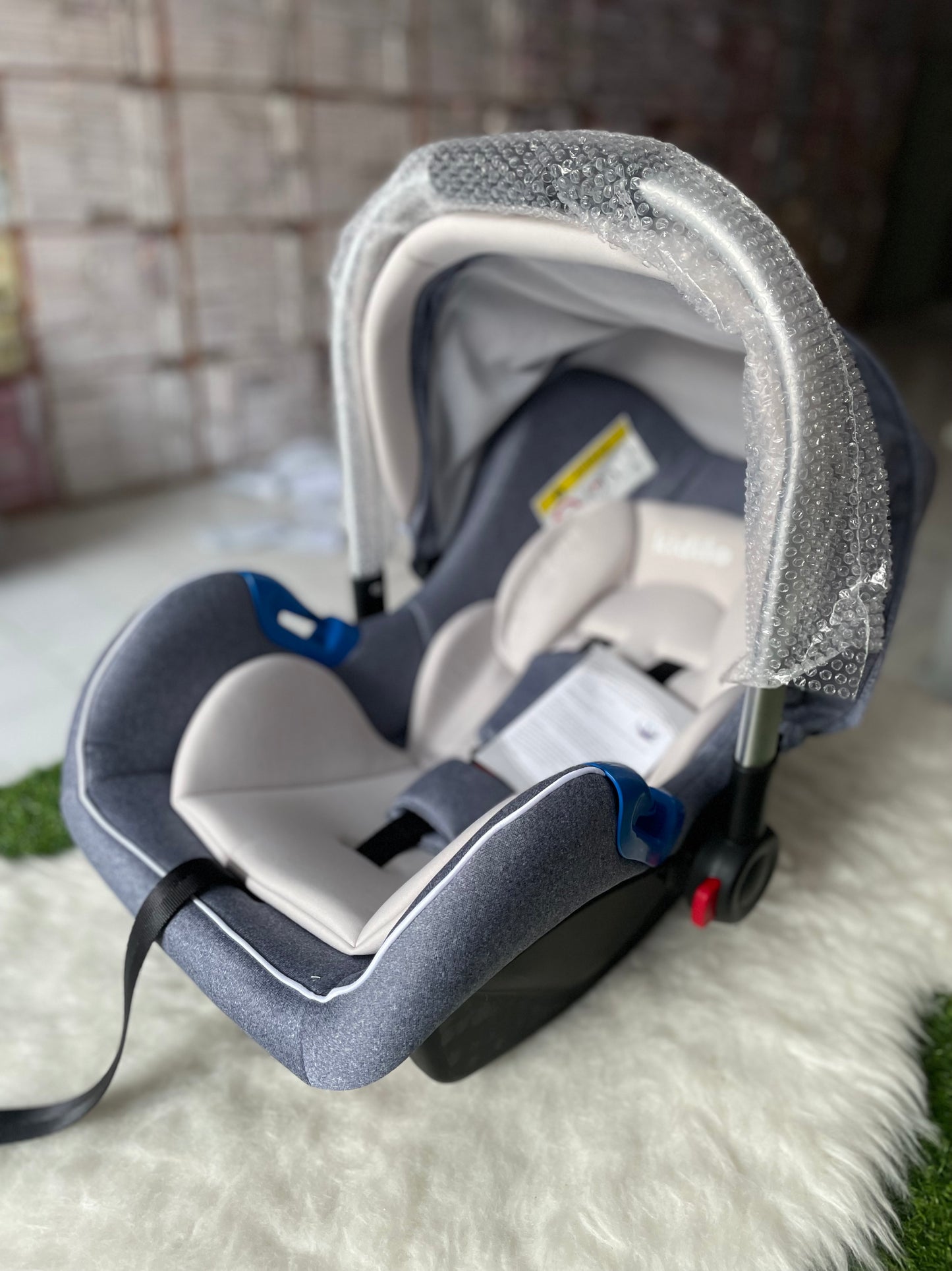 White Carry Cot G101