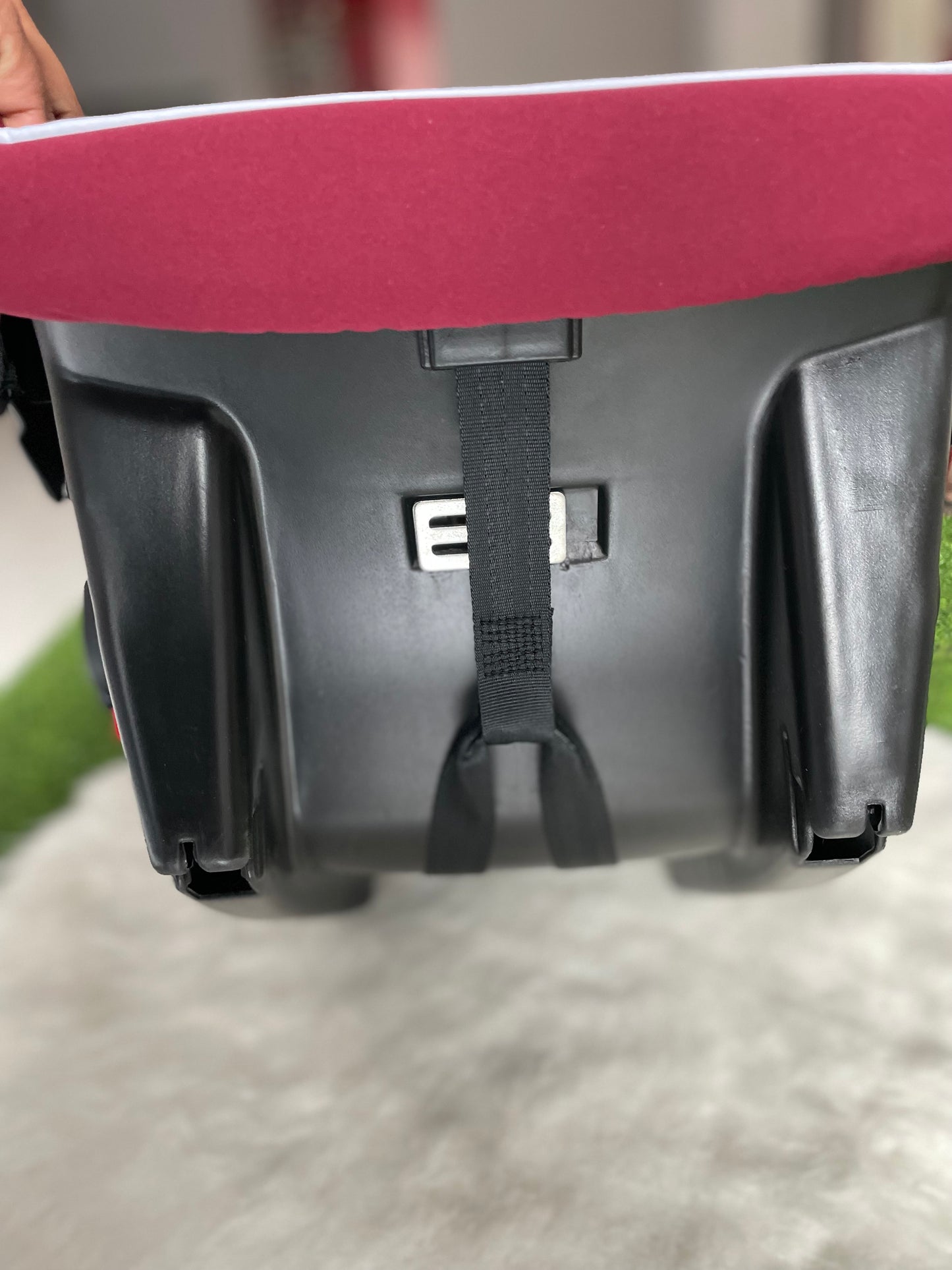 Red Carry Cot C005