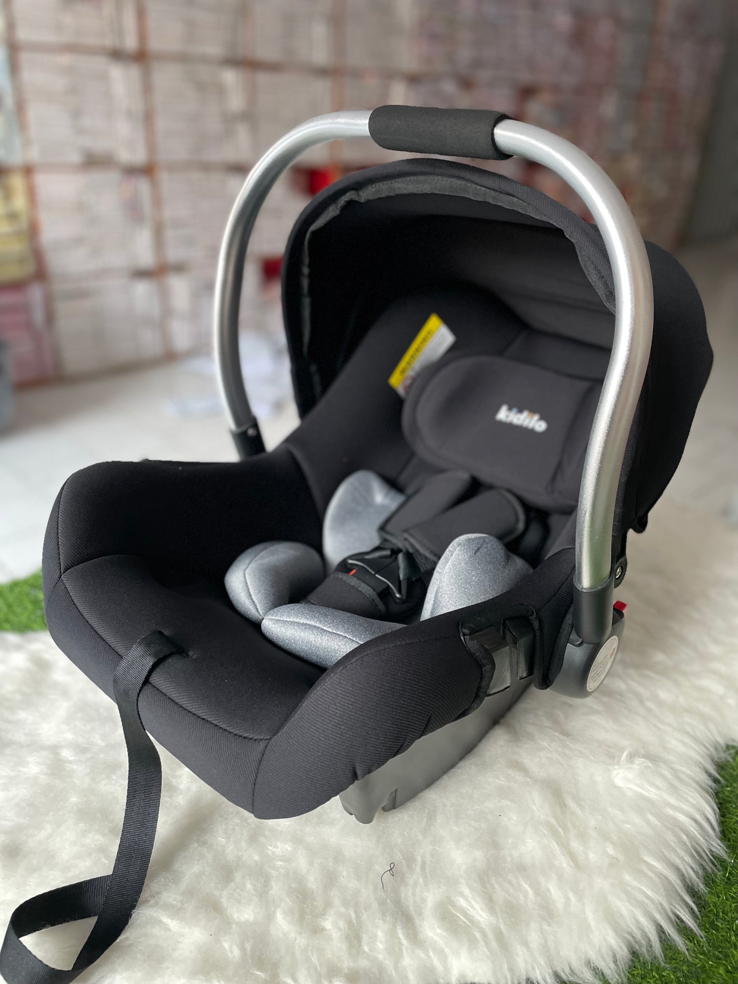 Black Carry Cot C002