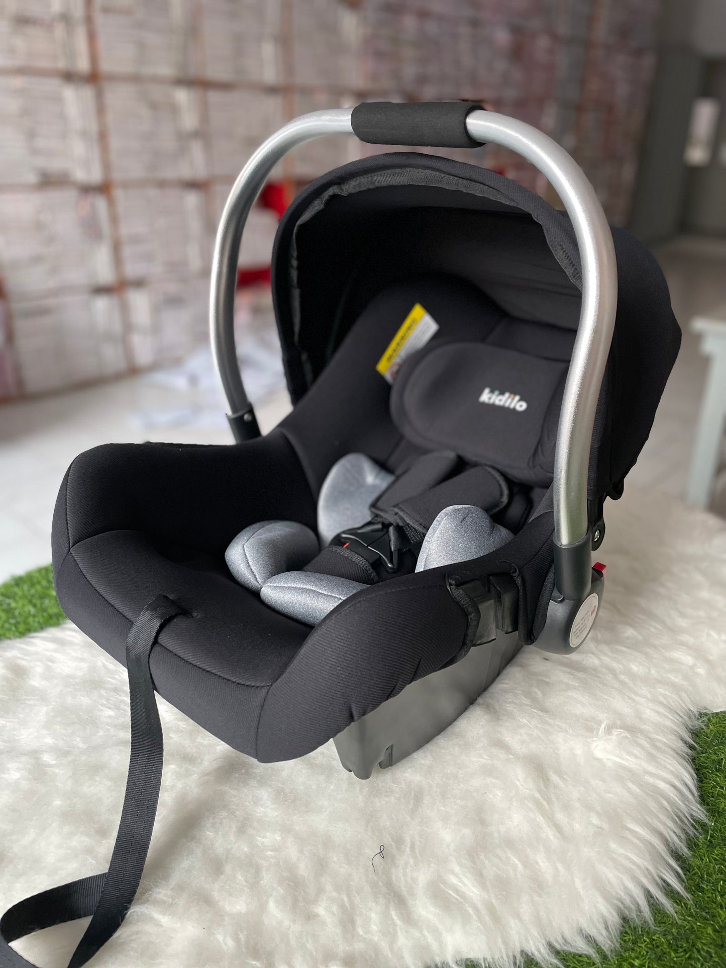 Black Carry Cot C002