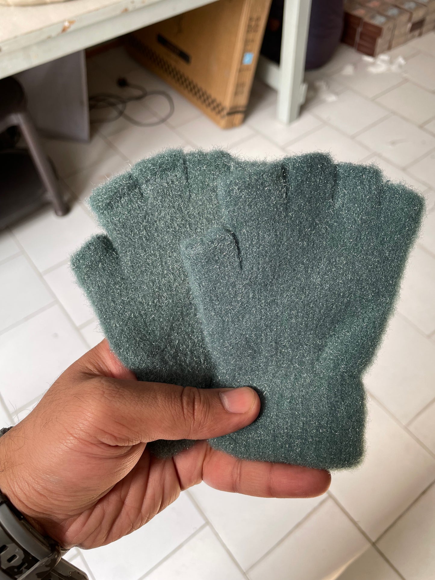 GL38-Baby Gloves