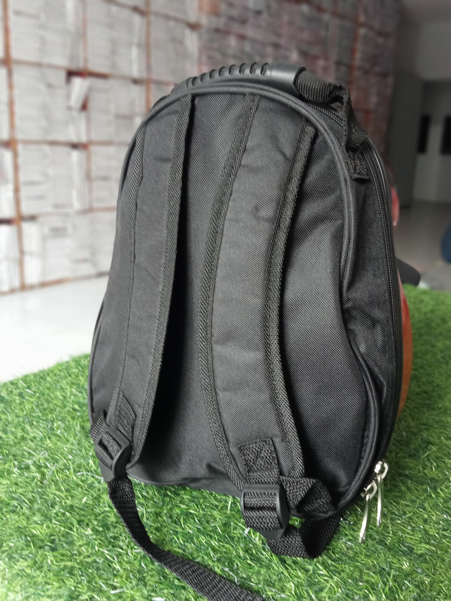 SB03-Egg Shell Back Pack