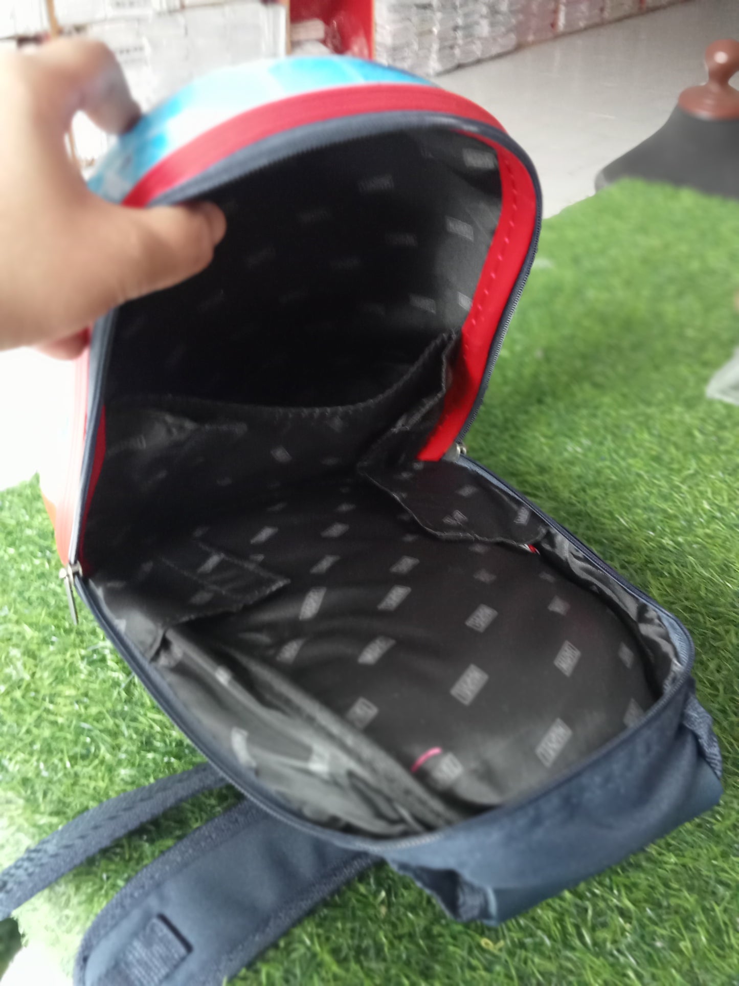 SB03-Egg Shell Back Pack