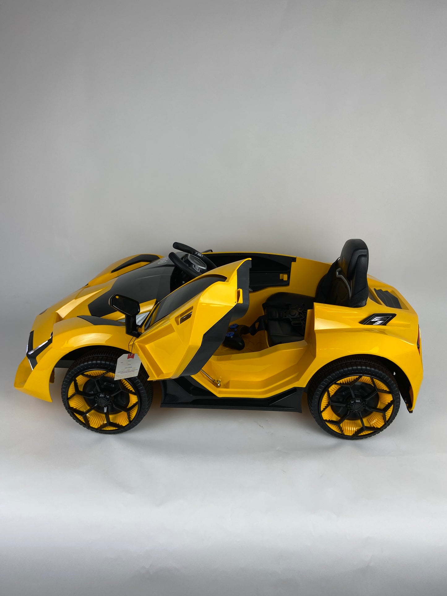 Luxurious Yellow Lamborghini Racing Electric Car C603