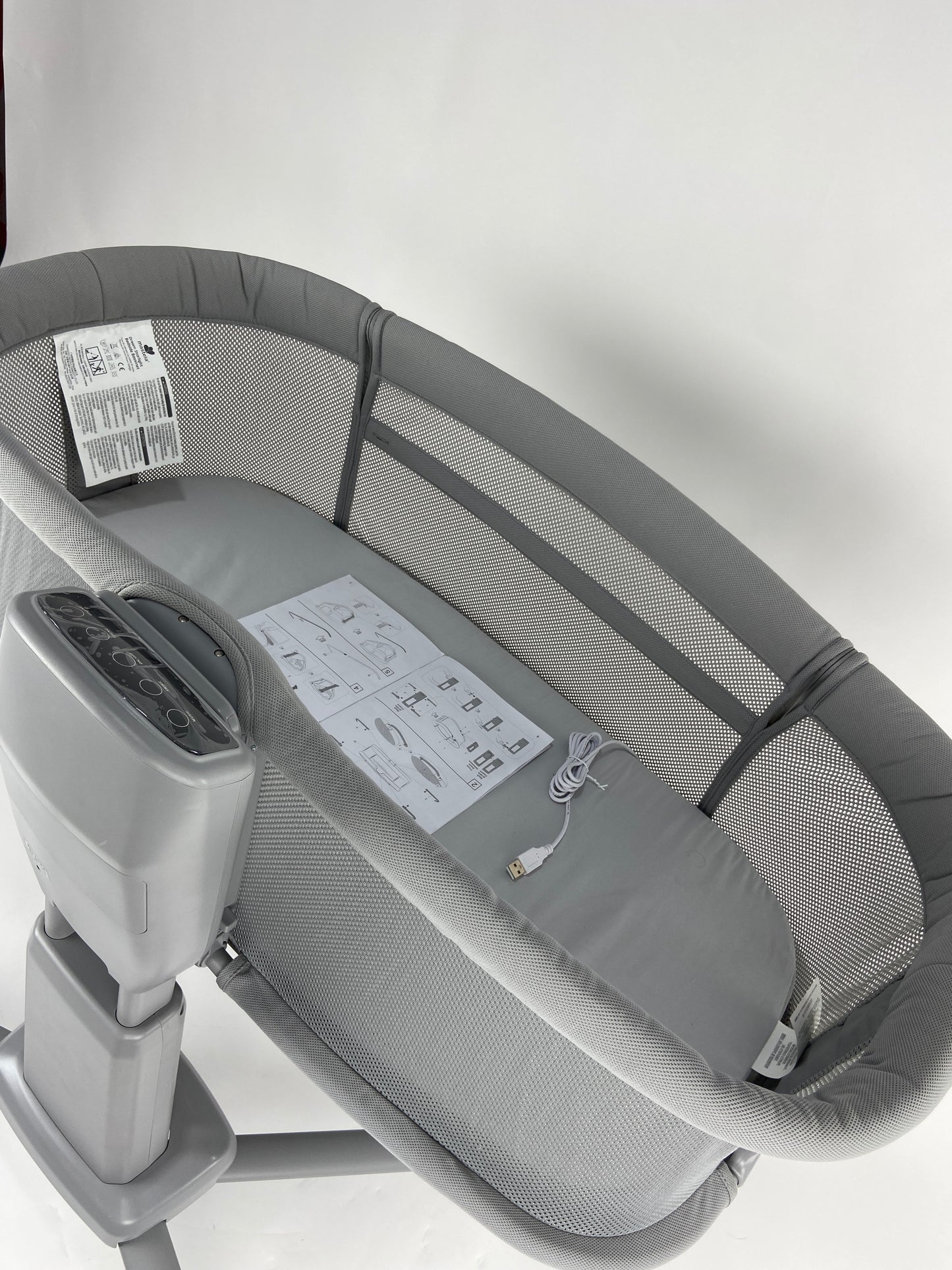 Mastela Dream Starlight Baby Crib Bassinet Swing Music 4 in 1