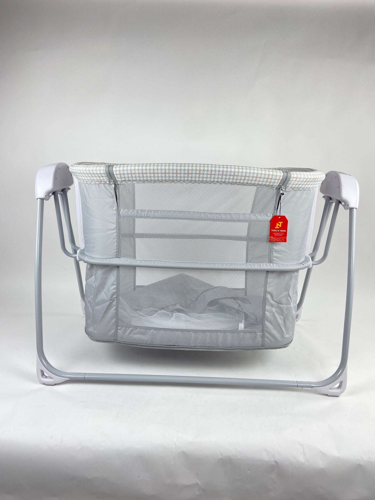 Mastela Baby Electric Bed Swing and Bassinet 4 in 1