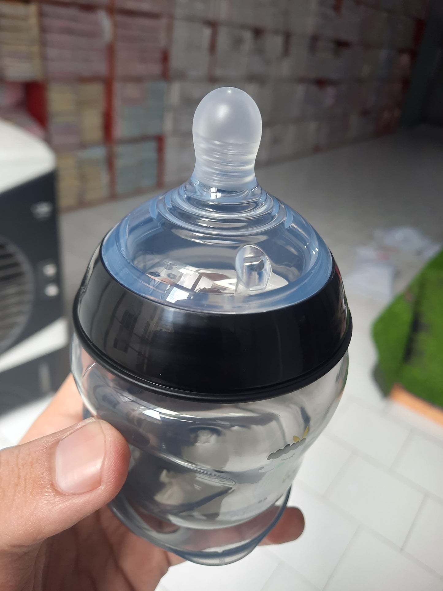 150ML/5OZ Tinted Bottle Black Tommee Tippee 422675