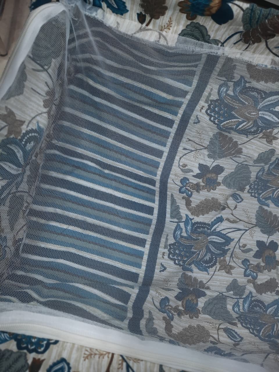 Stainless Steel Baby Jhulangi With Mosquito Net & Foamy Cloth