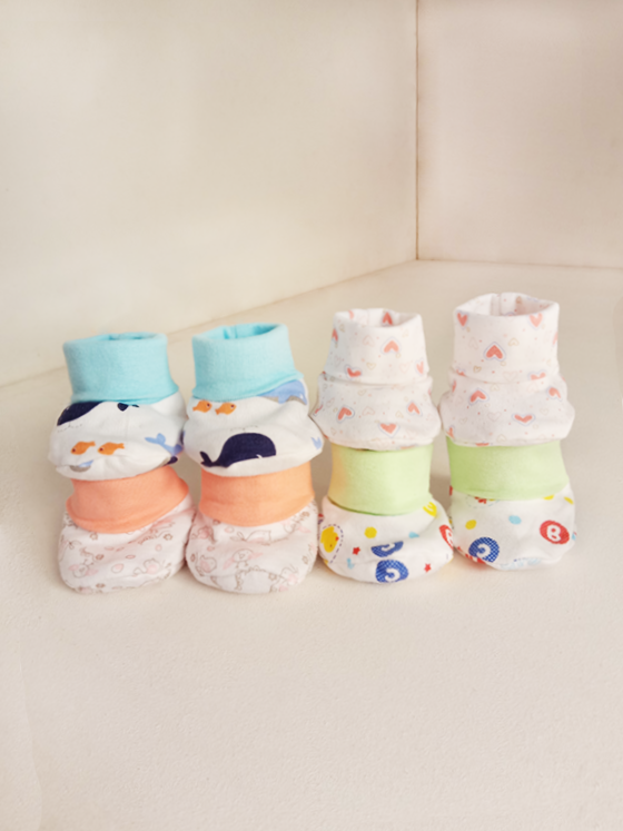 Pack of 4 Cotton Booties (0-1M)