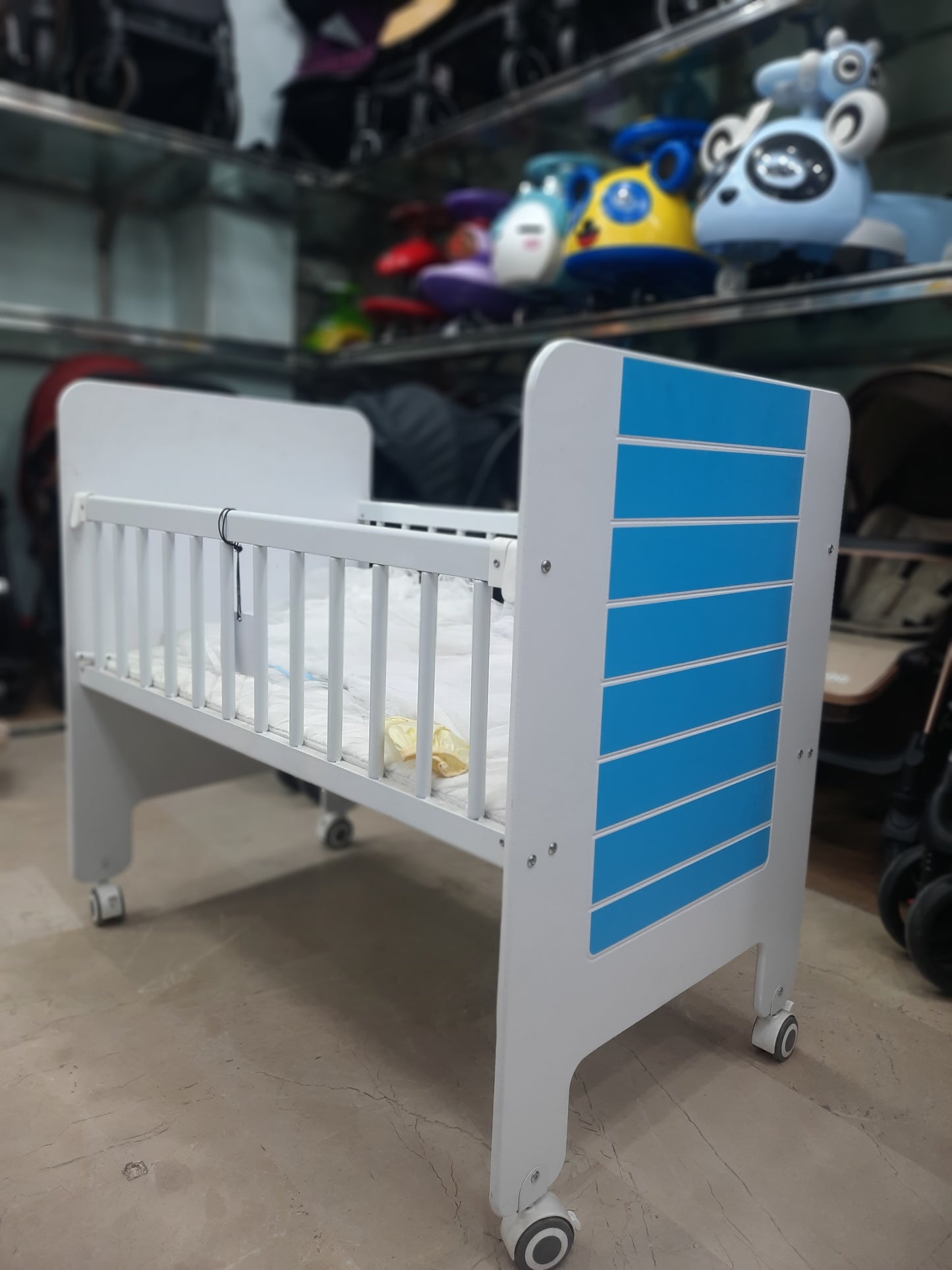 Baby Cot With Mosquito Net-W226