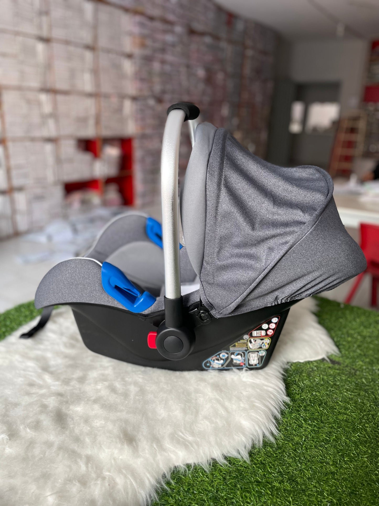 Grey Carry Cot G101