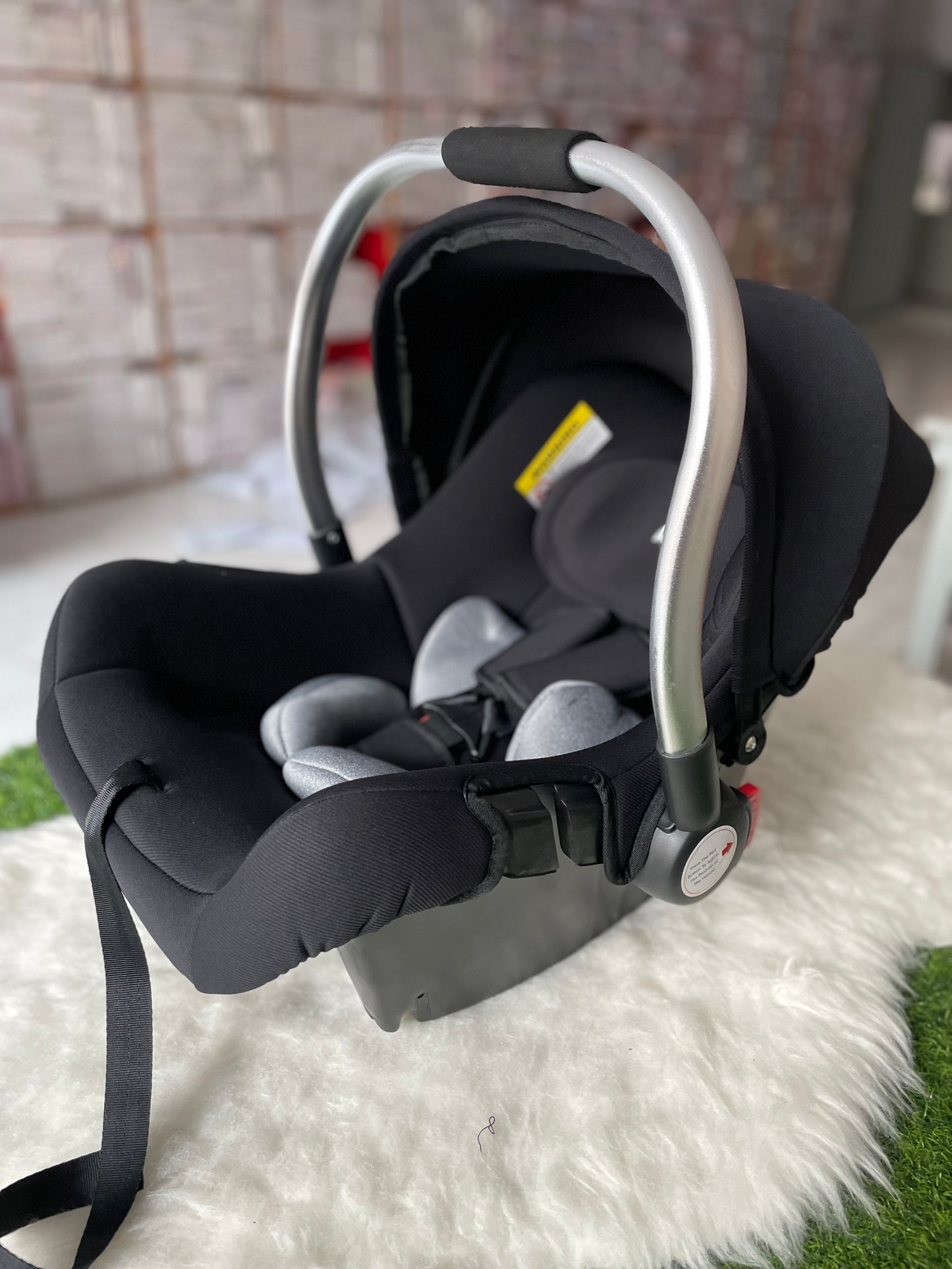Black Carry Cot C002