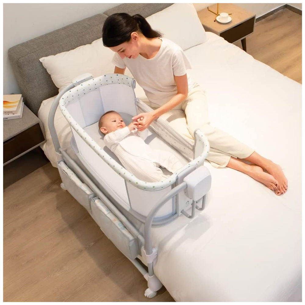 Mastela Deluxe 3-in-1 Bassinet