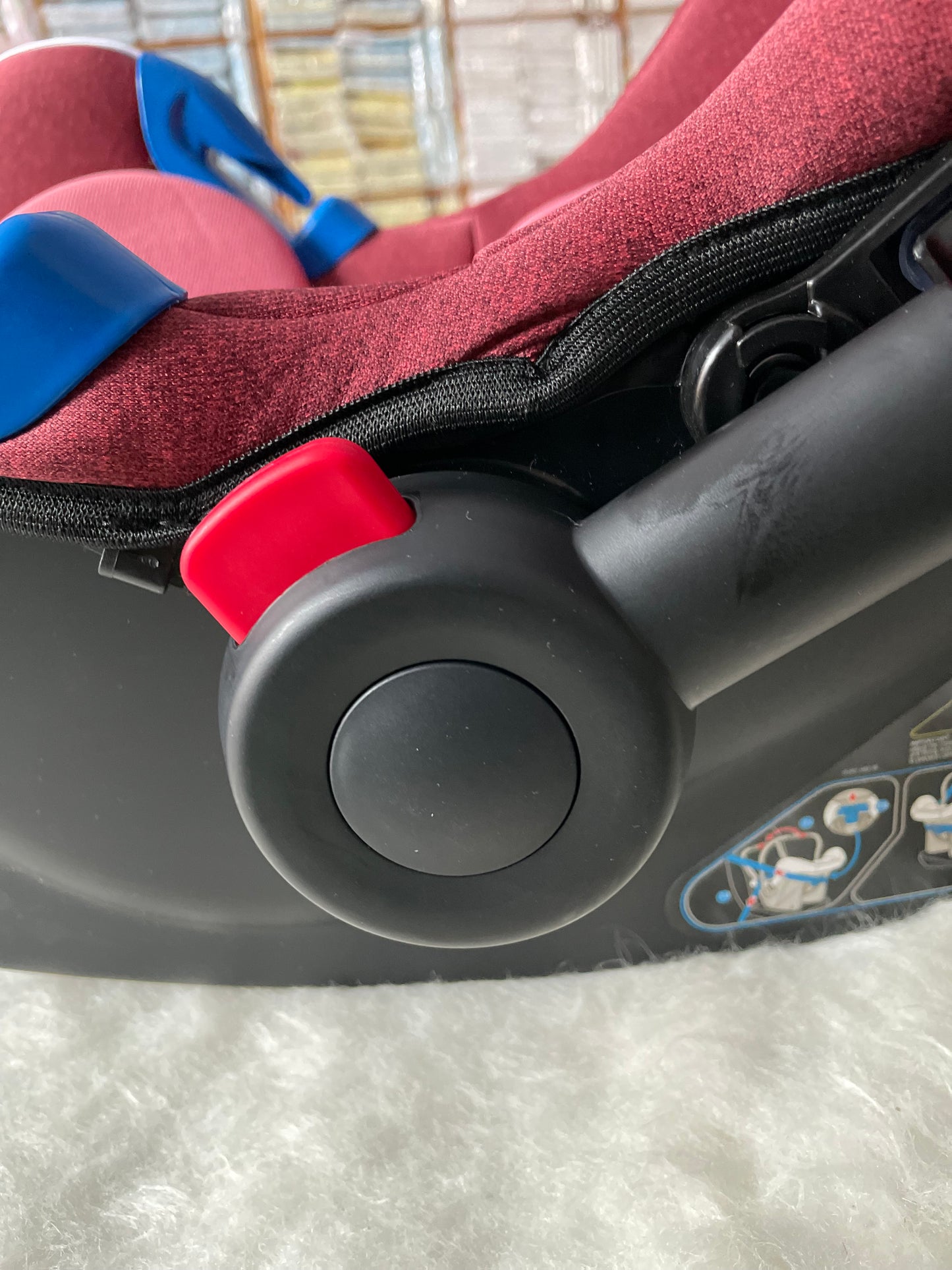 Red Carry Cot G101