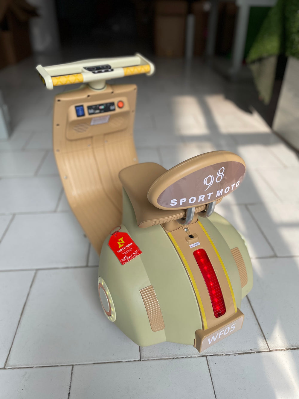 Imported Electric Vespa Scooter - 916