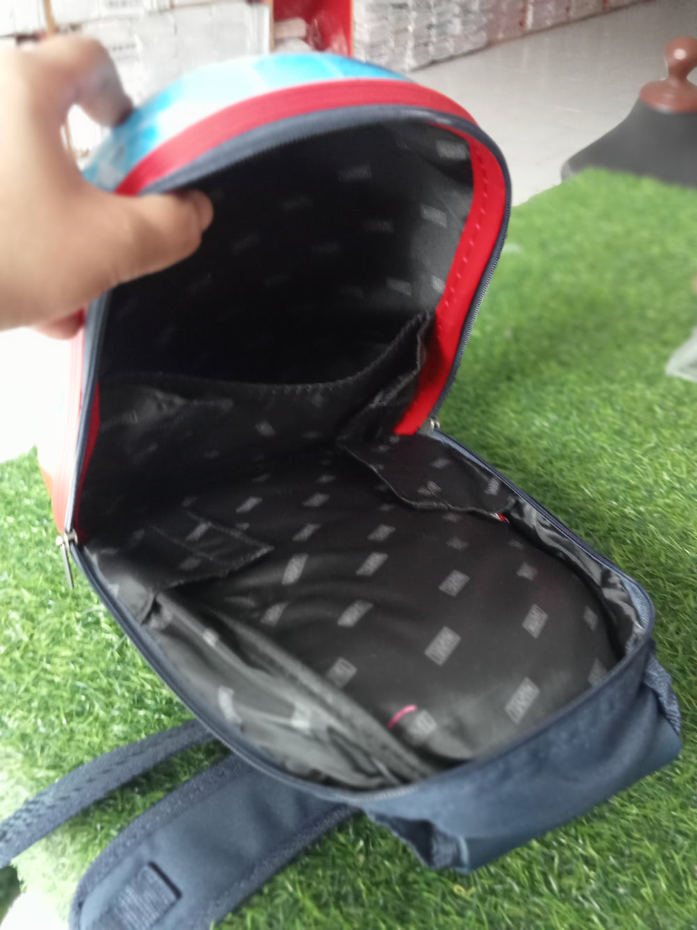 SB03-Egg Shell Back Pack