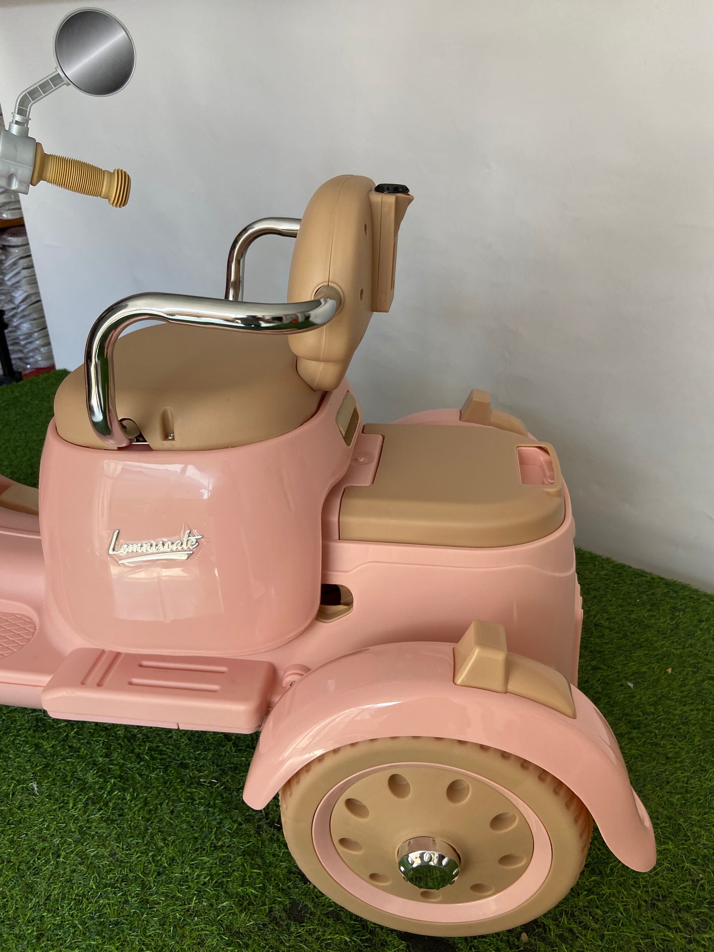 Imported Electric Luxury Double seated Scooter - M689