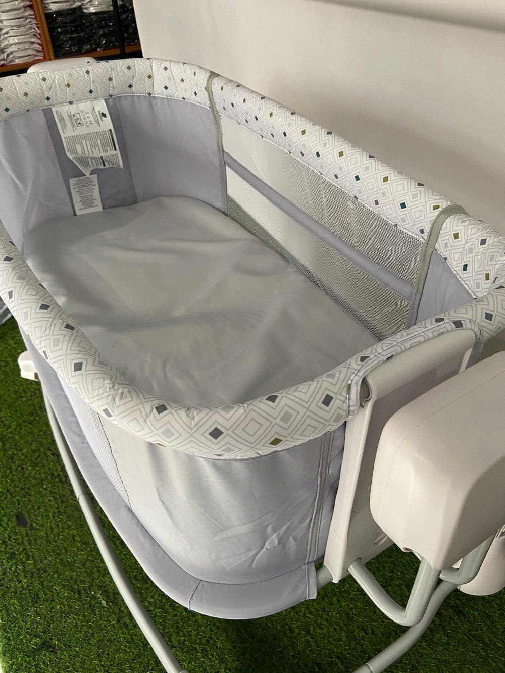 Mastela Deluxe 3-in-1 Bassinet