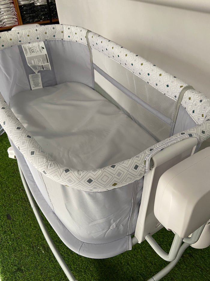 Mastela Deluxe 3-in-1 Bassinet