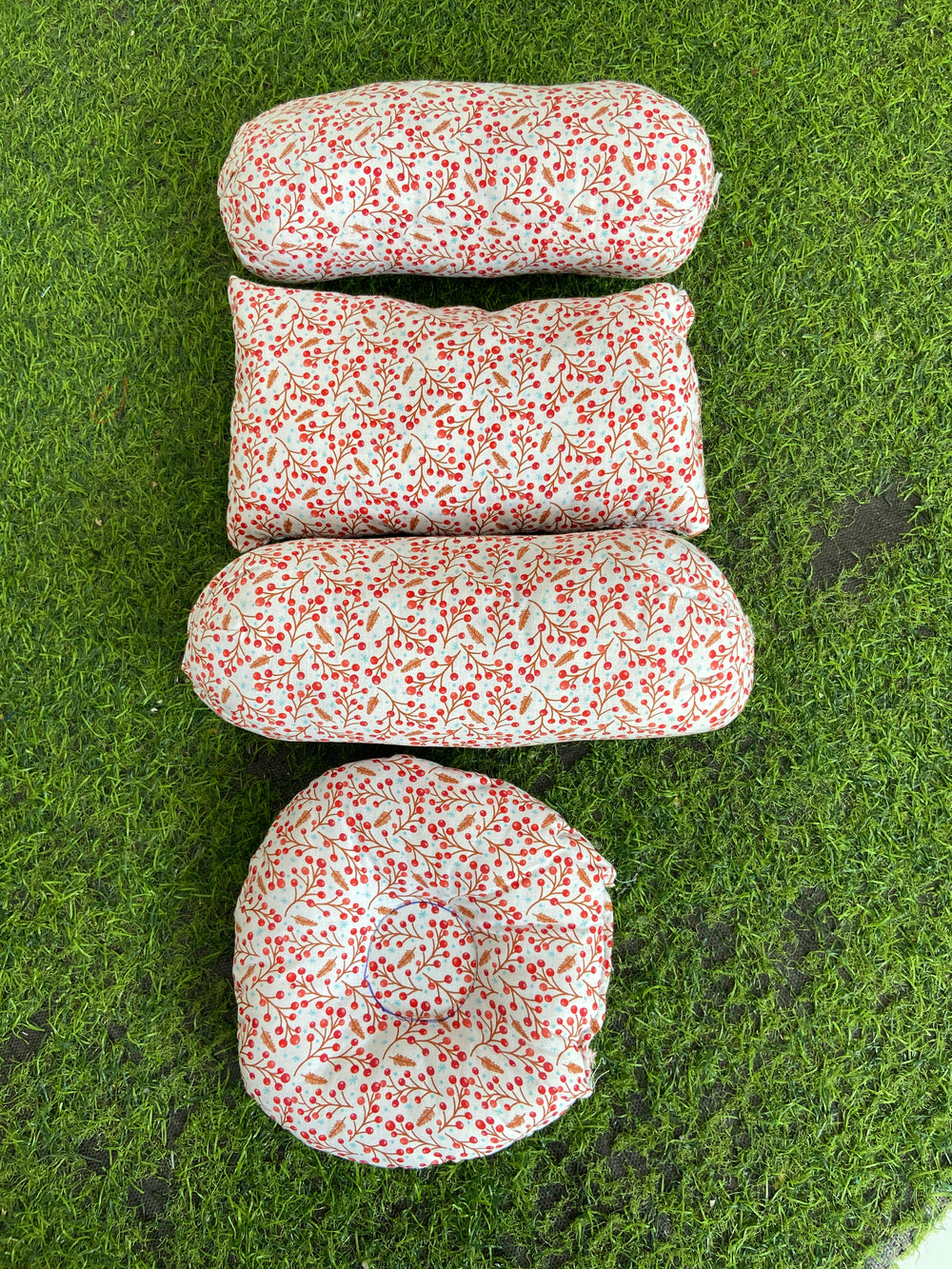 4 pieces Pillow Set - Red
