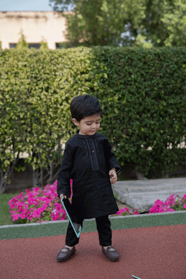 Black Lawn 2 piece set (6M-7Y)