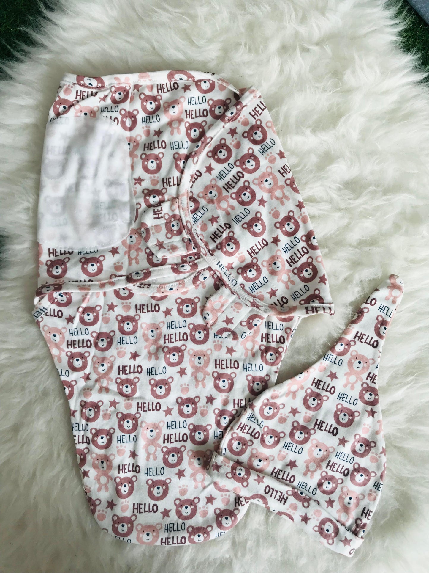 SHT273-Swaddle Me with Cap