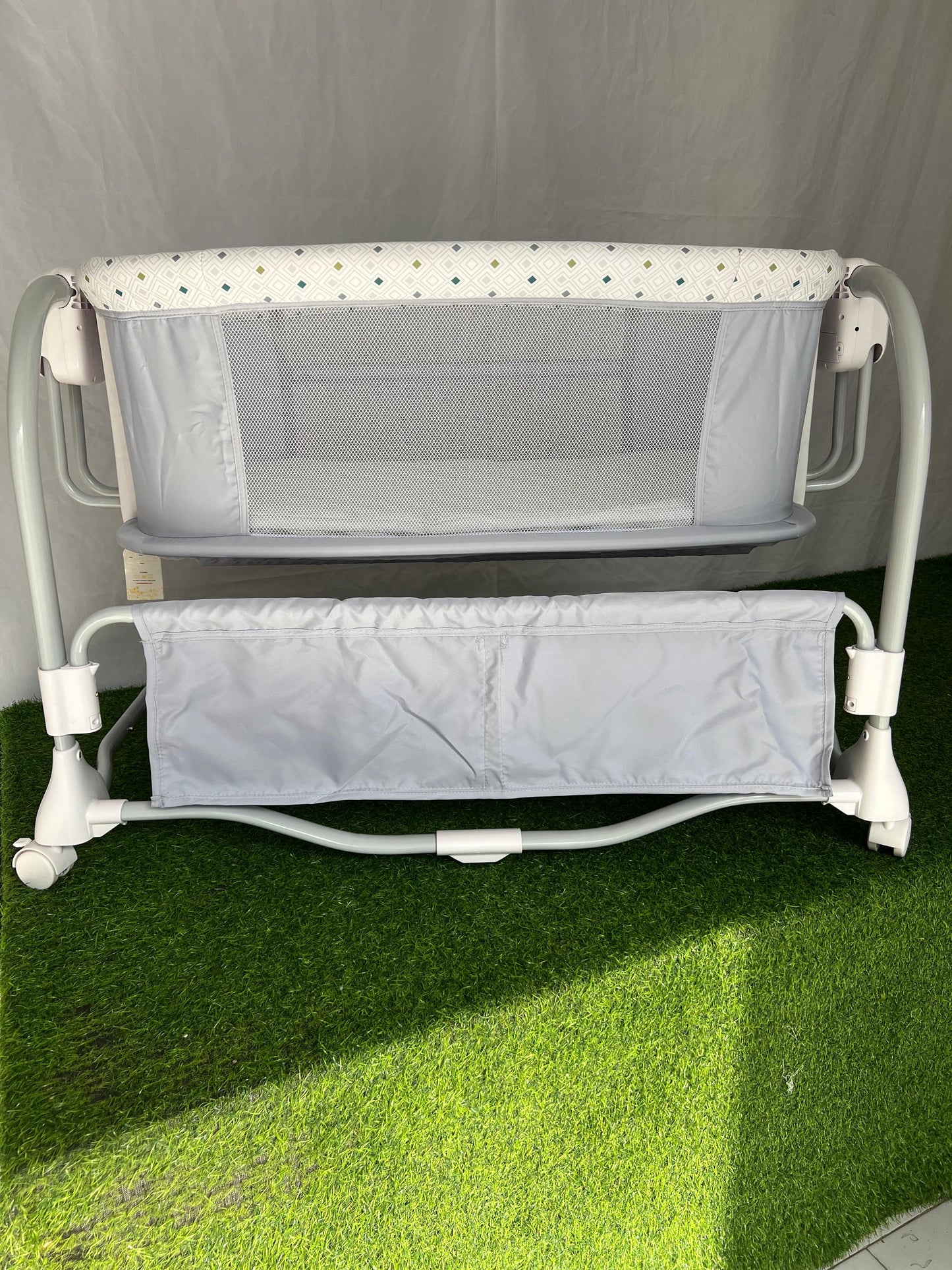 Mastela Deluxe 3-in-1 Bassinet