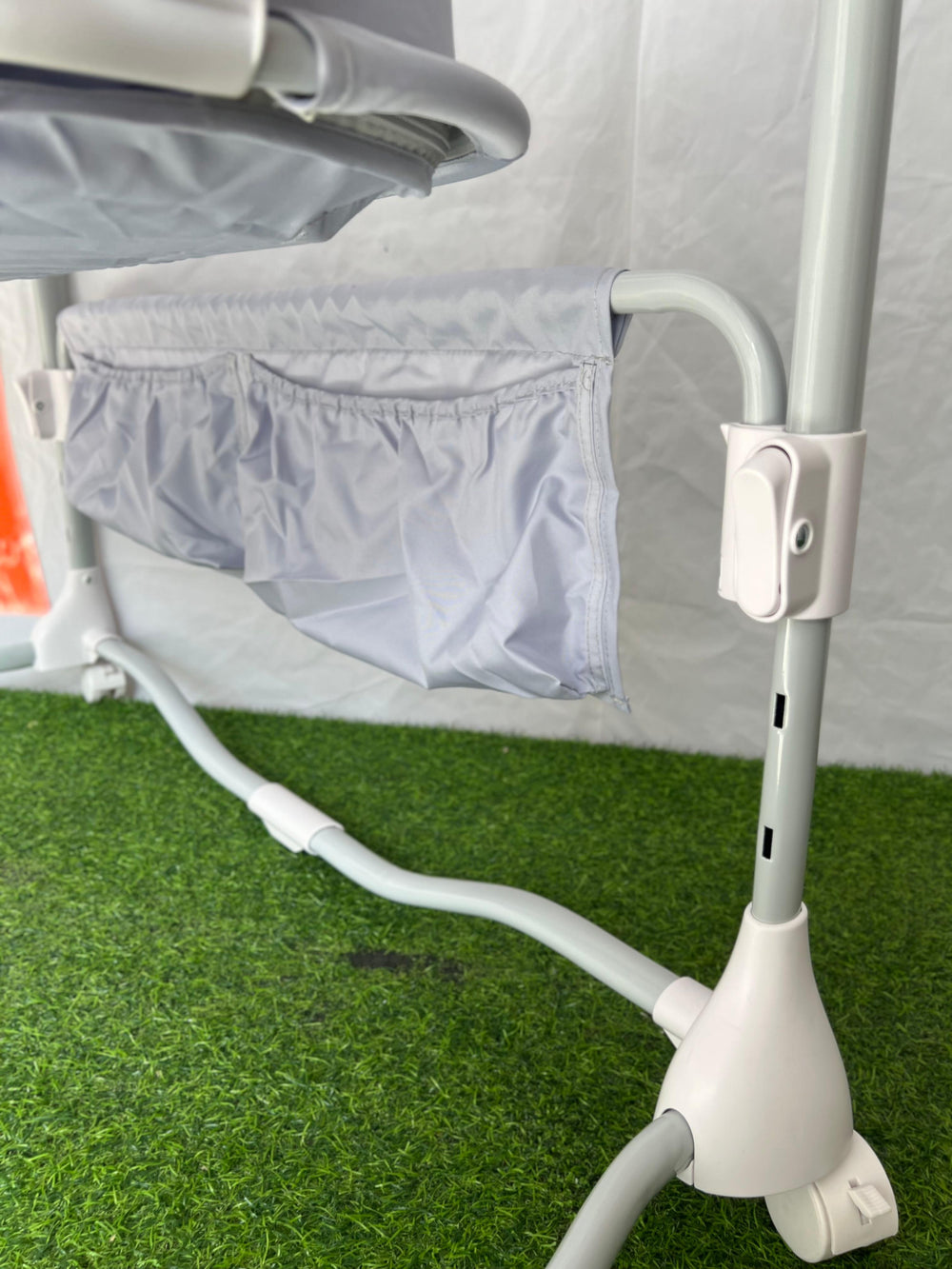 Mastela Deluxe 3-in-1 Bassinet