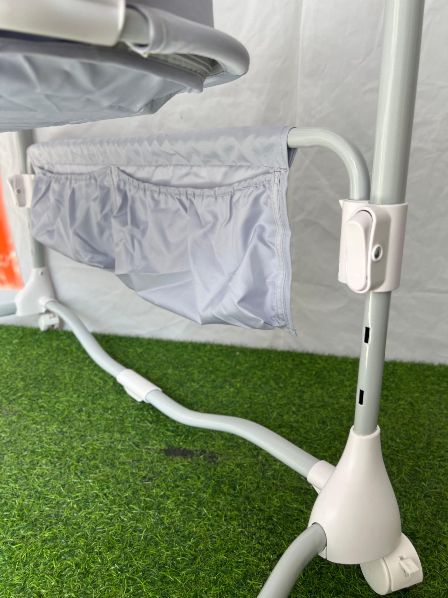Mastela Deluxe 3-in-1 Bassinet