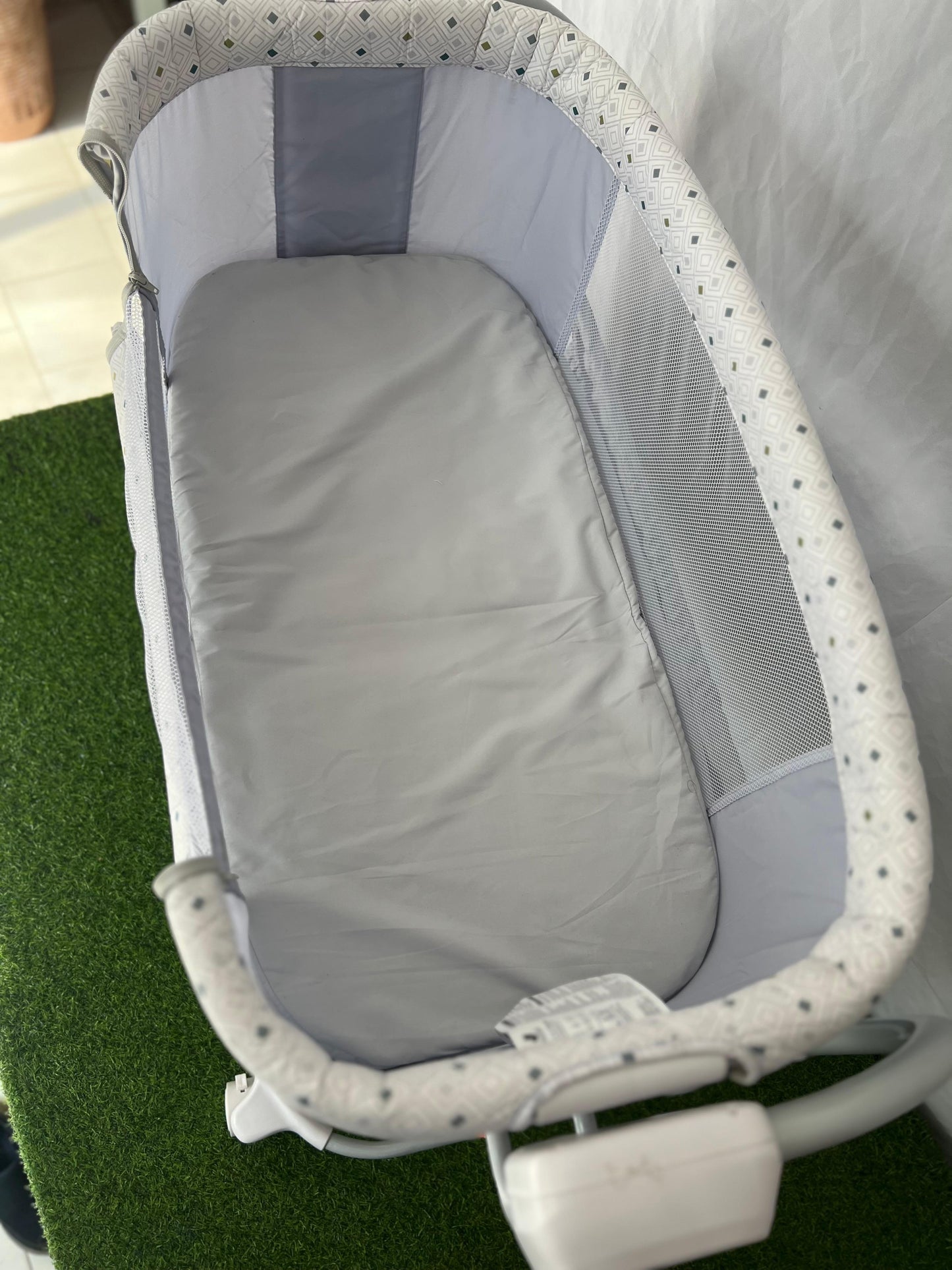 Mastela Deluxe 3-in-1 Bassinet