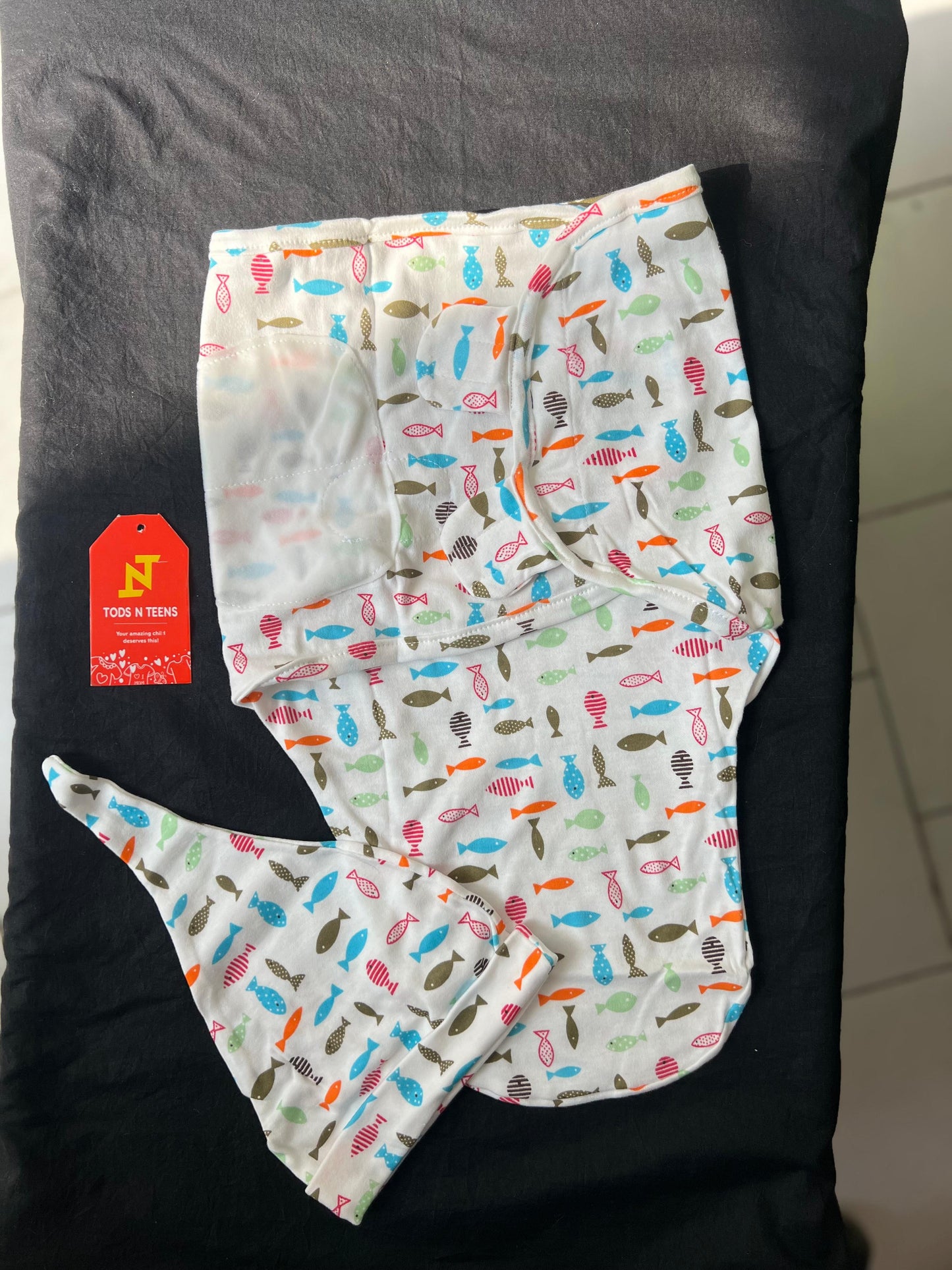 SHT273-Swaddle Me with Cap