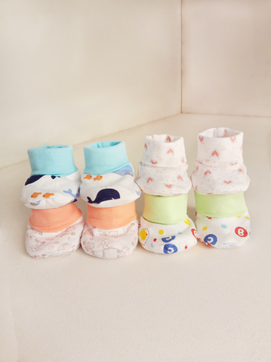 Pack of 4 Cotton Booties (0-1M)